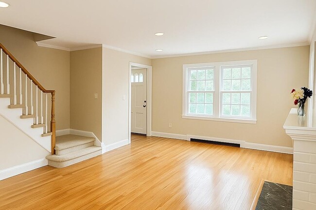 45 Darina Ct in Hempstead, NY - Building Photo - Building Photo