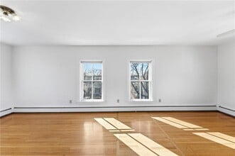 686 Hope St in Bristol, RI - Building Photo - Building Photo