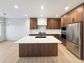 83 Coulee Cres SW in Calgary, AB - Building Photo