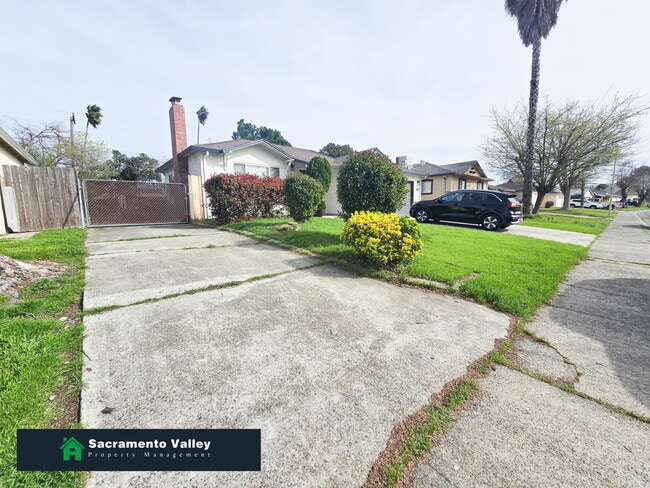 7625 Lytle St in Sacramento, CA - Building Photo - Building Photo