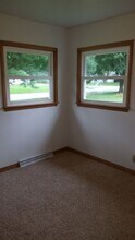 1615 Lilac Ln in Cedar Falls, IA - Building Photo - Building Photo