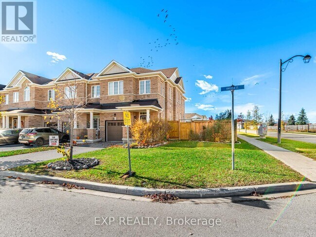 2 Angela St in Bradford West Gwillimbury, ON - Building Photo - Building Photo