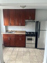 2126 29th St, Unit 2nd fl in Astoria, NY - Building Photo