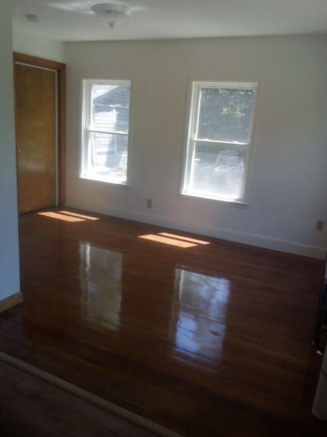 202 Scotland Rd in Windham, CT - Building Photo - Building Photo