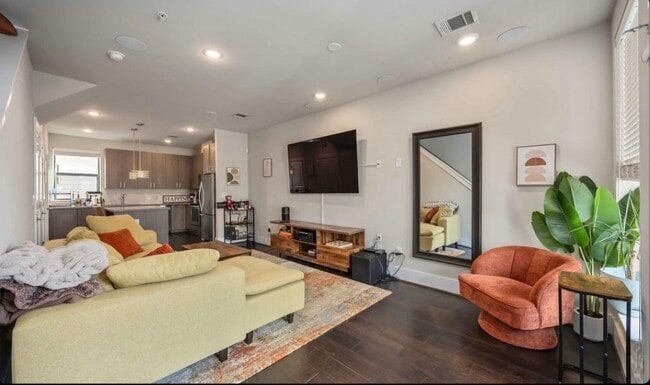 property at 2401 Crawford St