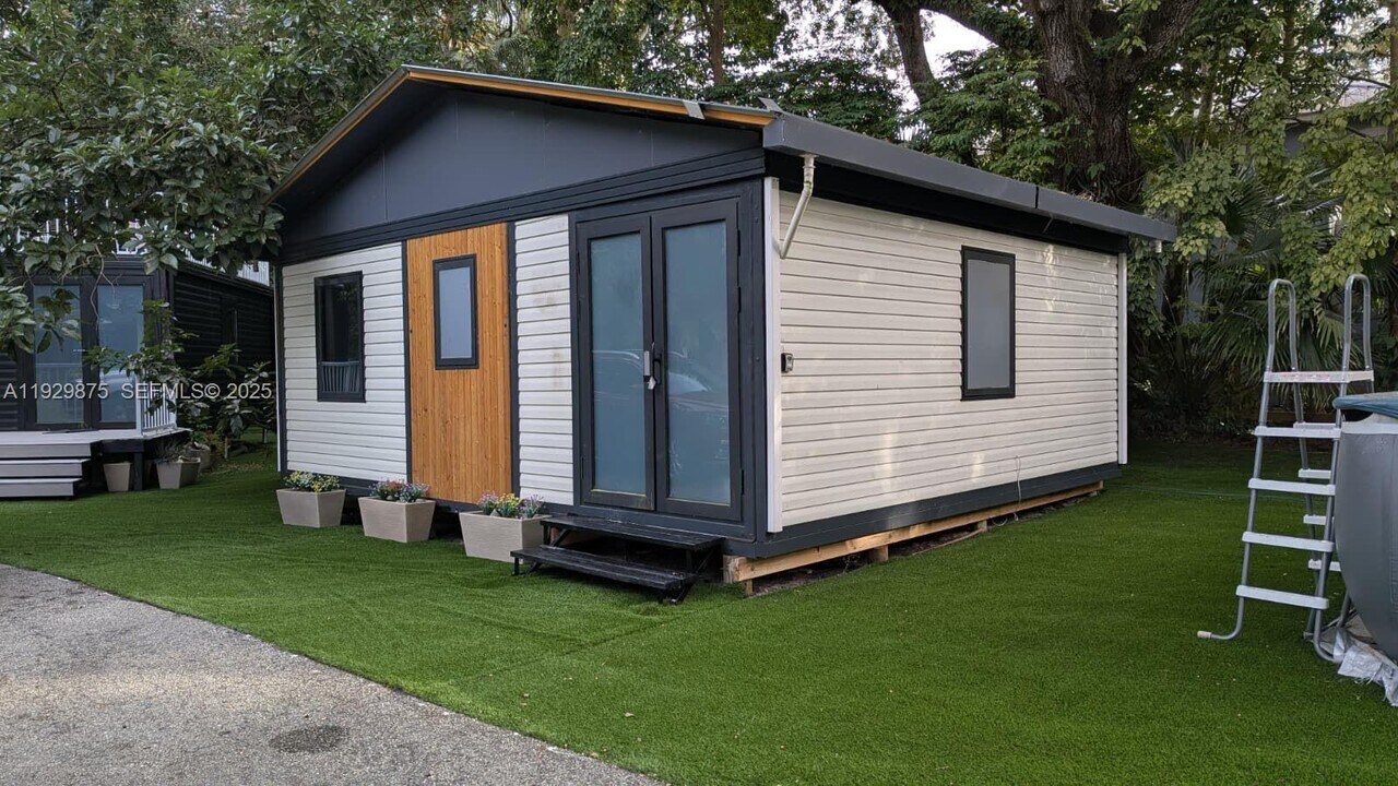 5511 Woodland Ln in Fort Lauderdale, FL - Building Photo