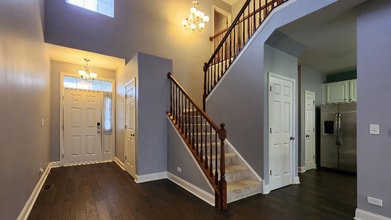 609 S Jade Ln in Round Lake, IL - Foto de edificio - Building Photo