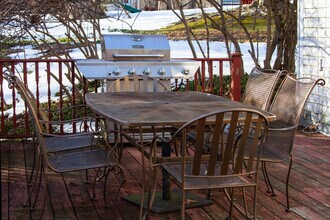 21B Hoydens Hill Rd in Fairfield, CT - Foto de edificio - Building Photo