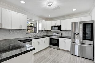 8904 SW 22nd St in Boca Raton, FL - Building Photo