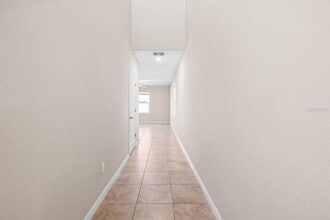 17201 Beach Buttercup Pl in Wimauma, FL - Building Photo - Building Photo