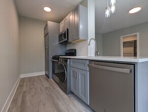 372 Hazel Ave, Unit C3 in Glencoe, IL - Foto de edificio - Building Photo