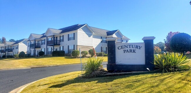Century Park in Opelika, AL - Foto de edificio - Building Photo