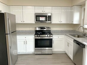 2218 Jasmine Dr in Crest Hill, IL - Building Photo - Building Photo