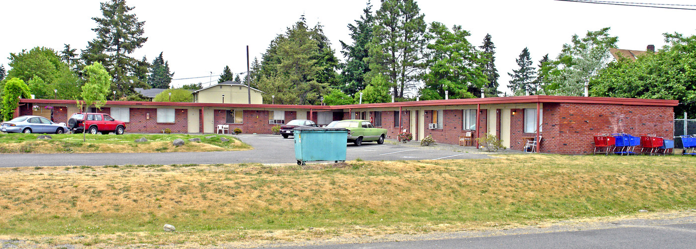 Willow Village Apartments in Tacoma, WA - Building Photo