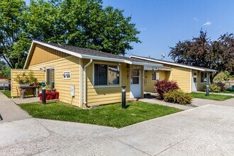 203 N Storie St in Wallowa, OR - Building Photo - Building Photo