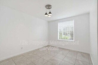 4329 Plaza Gate Ln S in Jacksonville, FL - Building Photo - Building Photo