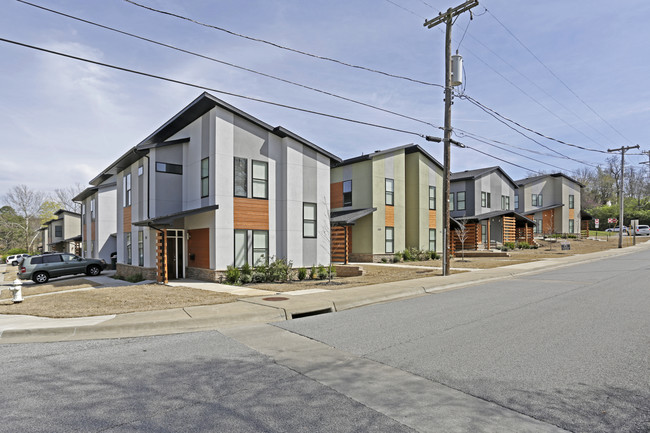 North Cedar Townhomes in Fayetteville, AR - Foto de edificio - Building Photo