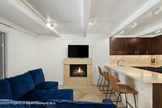 601 S W End St in Aspen, CO - Building Photo - Building Photo