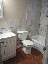 9409 Eastfield Rd, Unit B in Thonotosassa, FL - Building Photo - Building Photo