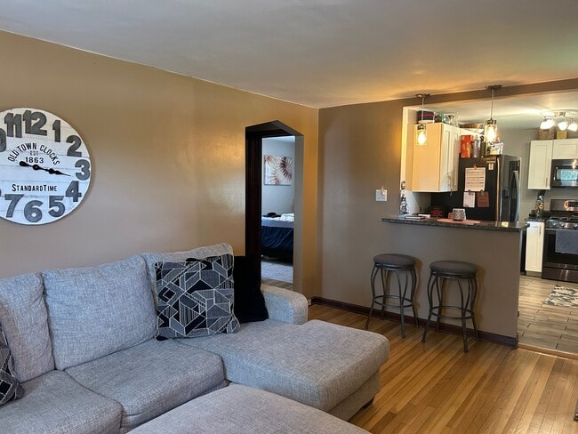 5 Helen St in Coraopolis, PA - Foto de edificio - Building Photo