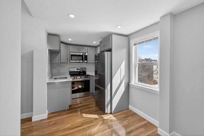 91 Francis St in Everett, MA - Building Photo - Building Photo