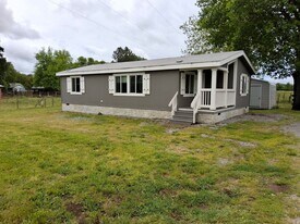 6656-6660 Churn Crk Rd in Redding, CA - Building Photo