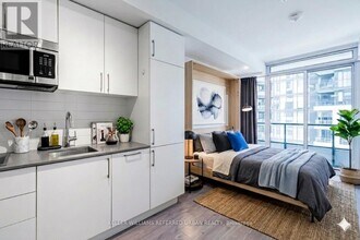 576 Front St W in Toronto, ON - Building Photo - Building Photo