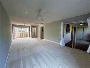 514 Windrush Bay Dr in Tarpon Springs, FL - Building Photo - Building Photo