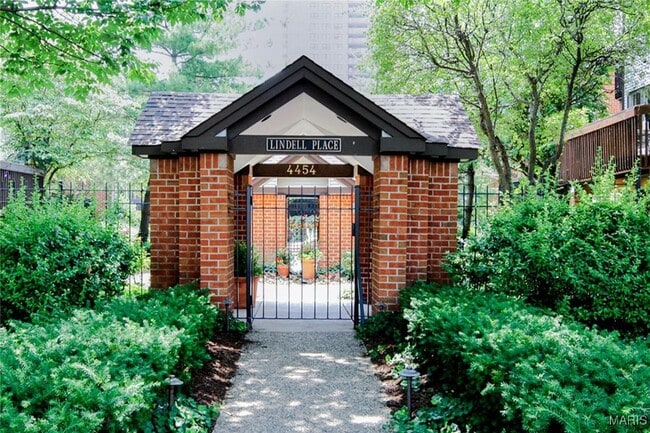 property at 4454 Lindell Blvd