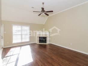 95 Sweet Leaf Ln in Oakland, TN - Foto de edificio - Building Photo