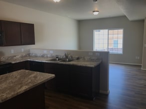 7690 Woody Cones Vw, Unit 45012108 in Colorado Springs, CO - Foto de edificio - Building Photo