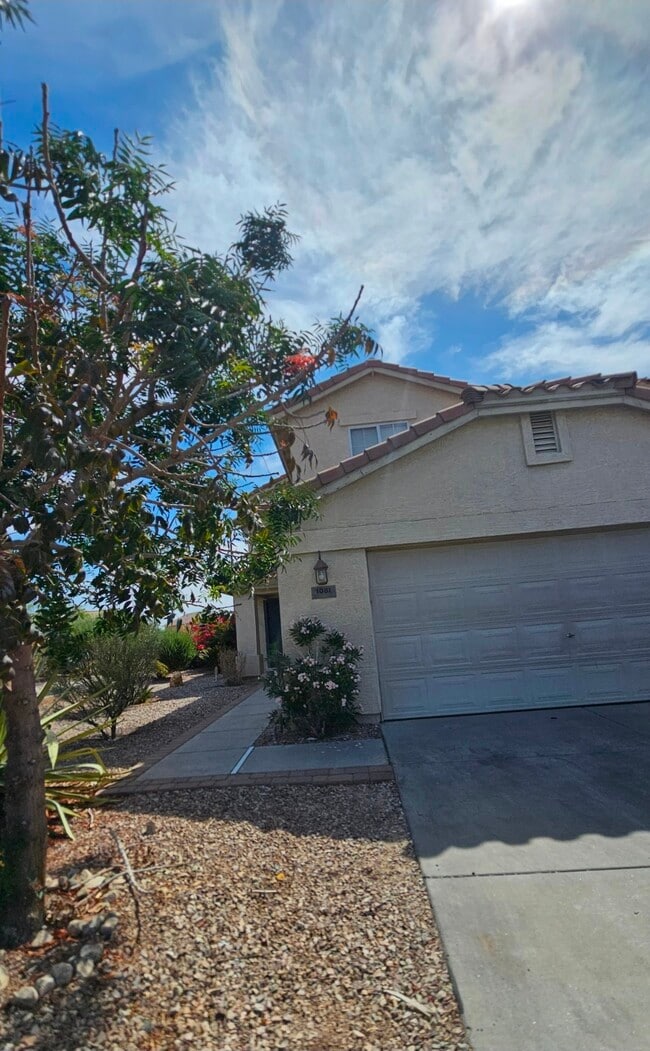 1081 S 225th Ave in Buckeye, AZ - Building Photo - Building Photo