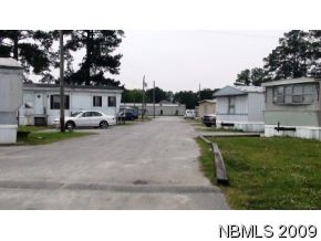 305 Lynwood Dr in New Bern, NC - Building Photo