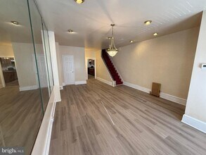 247 E Oak St in Norristown, PA - Building Photo - Building Photo