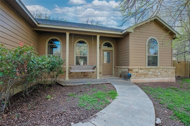 212 Waikakaaua Dr in Bastrop, TX - Building Photo - Building Photo