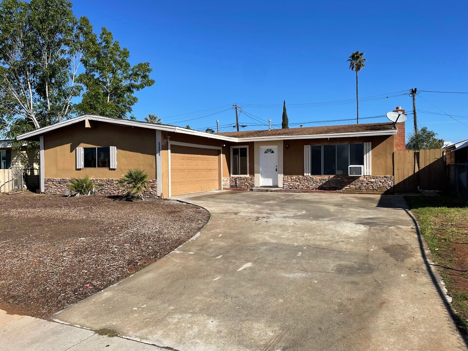 25200 Gentian Ave in Moreno Valley, CA - Building Photo