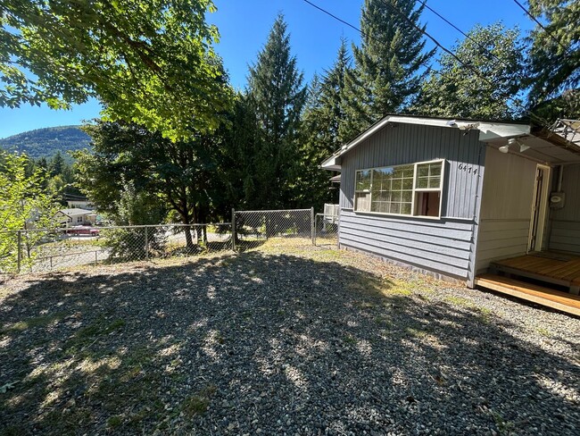 6474 Little Big Horn Rd in Maple Falls, WA - Building Photo - Building Photo