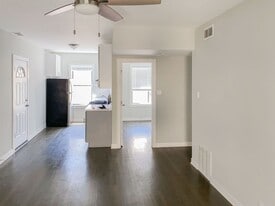 1954 W Wilson Ave, Unit 2-BB in Chicago, IL - Building Photo