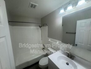 5474 Broomall St in Huber Heights, OH - Building Photo - Building Photo