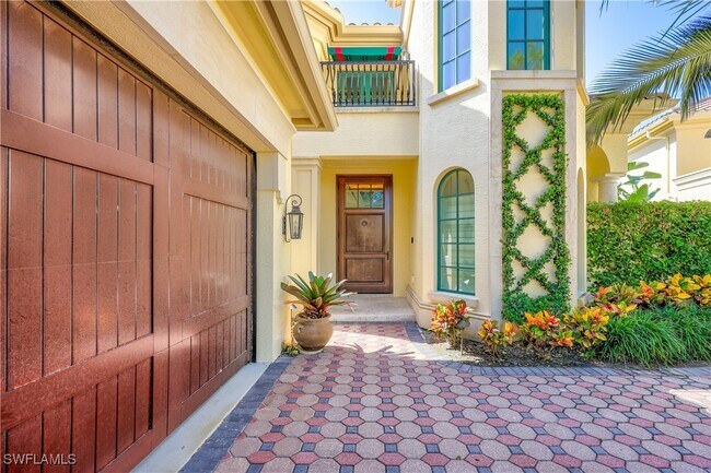 8057 Via Vecchia in Naples, FL - Building Photo - Building Photo