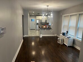 5437 N Sawyer Ave, Unit 1 in Chicago, IL - Building Photo - Building Photo