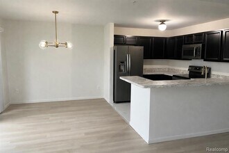 51843 E Pointe Ln in New Baltimore, MI - Building Photo - Building Photo