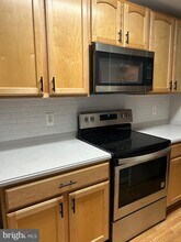 12158 Penderview Terrace in Fairfax, VA - Building Photo - Building Photo