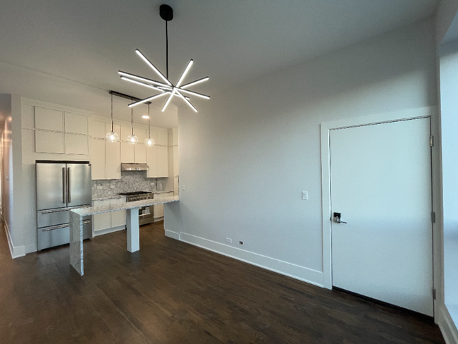 1647 W Hubbard St in Chicago, IL - Building Photo - Building Photo