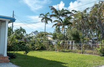 2513 Staples Ave in Key West, FL - Foto de edificio - Building Photo