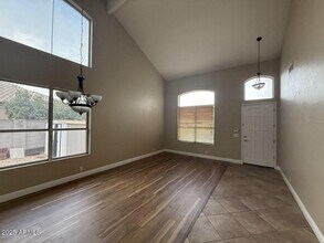 6079 W Irma Ln in Glendale, AZ - Building Photo - Building Photo