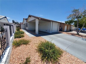 4577 Vía San Marco in Las Vegas, NV - Building Photo - Building Photo