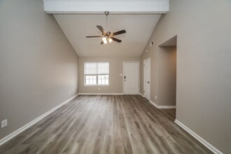 5895 Waverly Dr in Horn Lake, MS - Building Photo - Building Photo