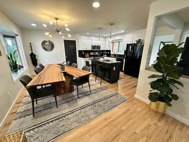 1689 S Kearney St in Denver, CO - Foto de edificio - Building Photo