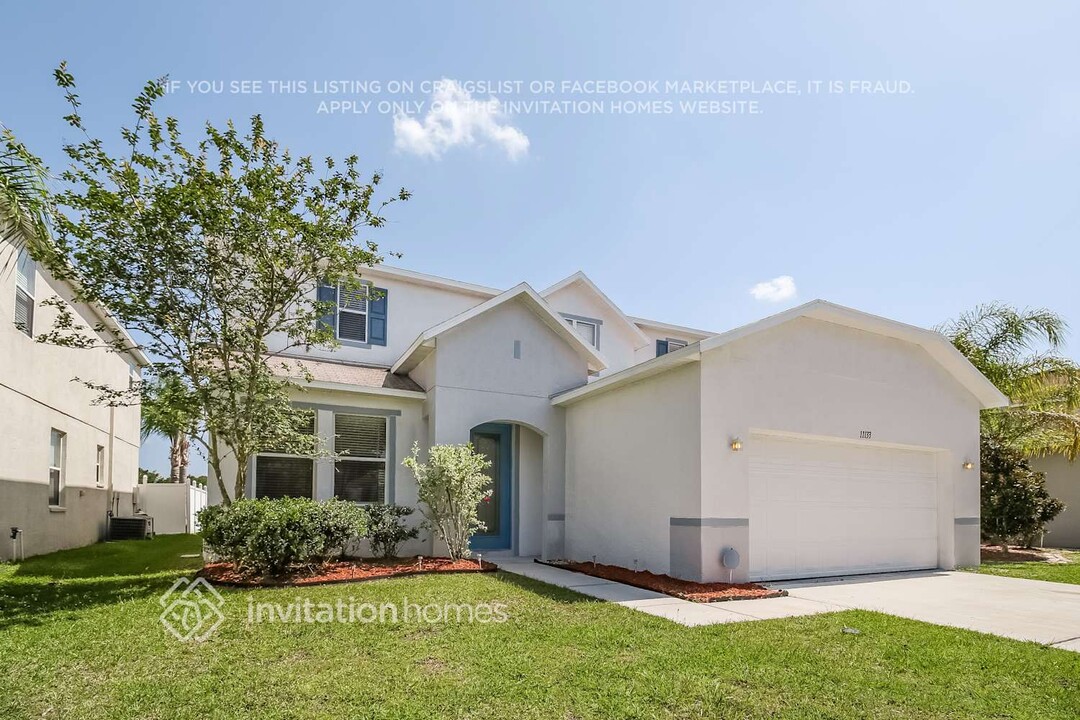 11133 Golden Silence Dr in Riverview, FL - Building Photo